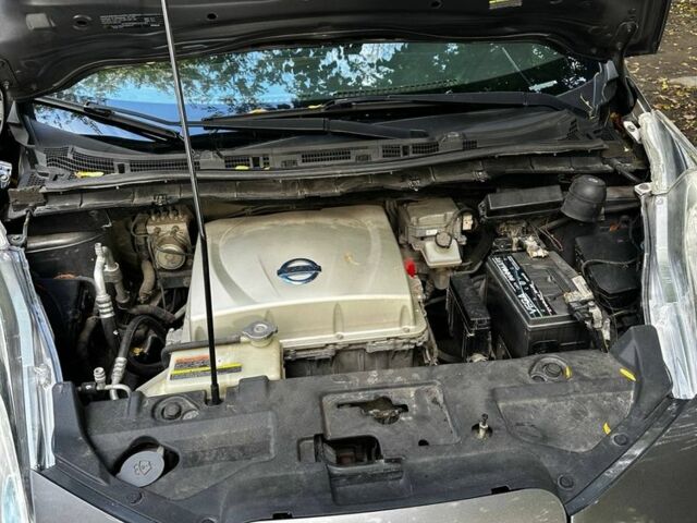 Сірий Ніссан Ліф, об'ємом двигуна 0 л та пробігом 162 тис. км за 6200 $, фото 3 на Automoto.ua