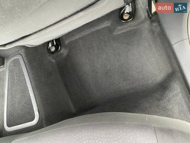 Серый Ниссан Лиф, объемом двигателя 0 л и пробегом 151 тыс. км за 5900 $, фото 38 на Automoto.ua