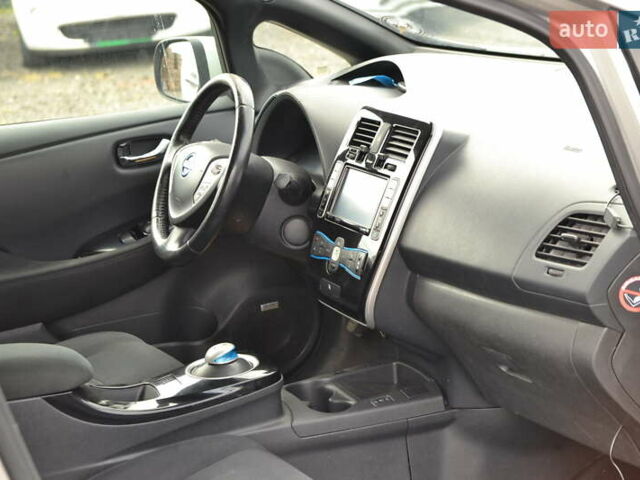 Серый Ниссан Лиф, объемом двигателя 0 л и пробегом 99 тыс. км за 6650 $, фото 24 на Automoto.ua