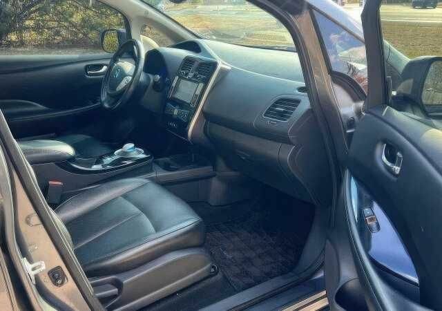 Серый Ниссан Лиф, объемом двигателя 0 л и пробегом 110 тыс. км за 3200 $, фото 11 на Automoto.ua