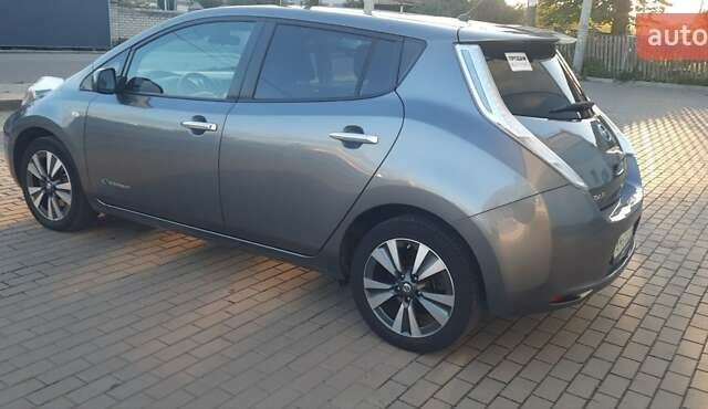 Сірий Ніссан Ліф, об'ємом двигуна 0 л та пробігом 93 тис. км за 8400 $, фото 3 на Automoto.ua