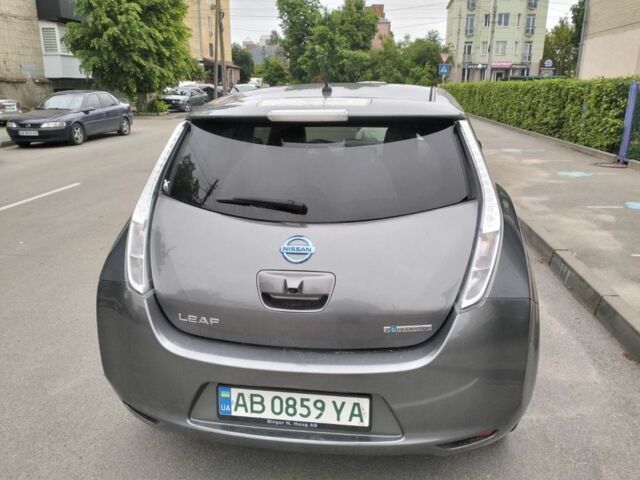 Серый Ниссан Лиф, объемом двигателя 0 л и пробегом 133 тыс. км за 8400 $, фото 2 на Automoto.ua