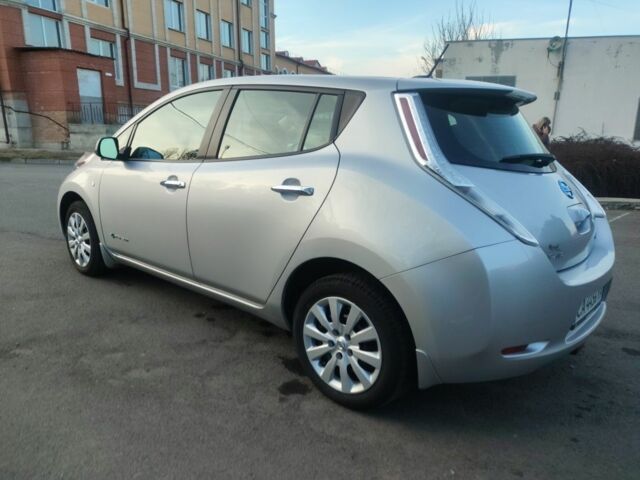 Серый Ниссан Лиф, объемом двигателя 0 л и пробегом 140 тыс. км за 7499 $, фото 6 на Automoto.ua