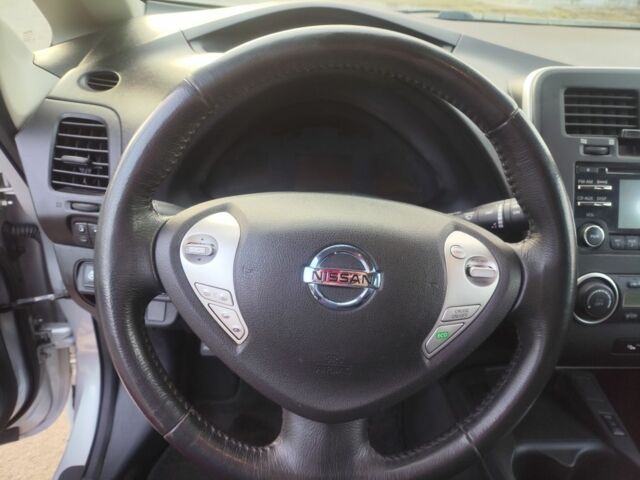 Серый Ниссан Лиф, объемом двигателя 0 л и пробегом 140 тыс. км за 7499 $, фото 15 на Automoto.ua