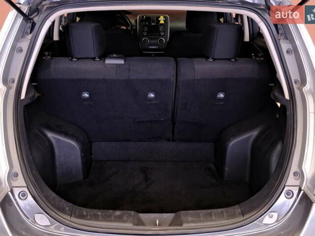 Сірий Ніссан Ліф, об'ємом двигуна 0 л та пробігом 162 тис. км за 7300 $, фото 46 на Automoto.ua