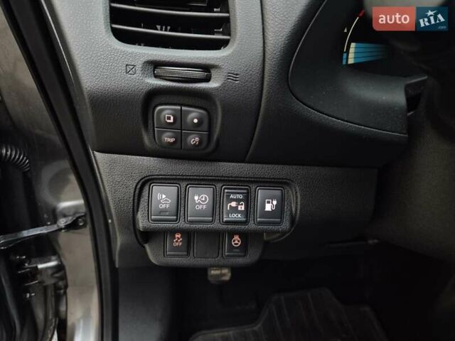Сірий Ніссан Ліф, об'ємом двигуна 0 л та пробігом 102 тис. км за 7400 $, фото 22 на Automoto.ua