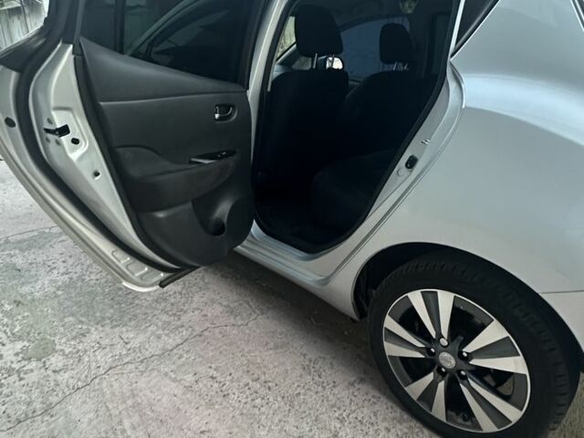 Серый Ниссан Лиф, объемом двигателя 0 л и пробегом 130 тыс. км за 6500 $, фото 10 на Automoto.ua