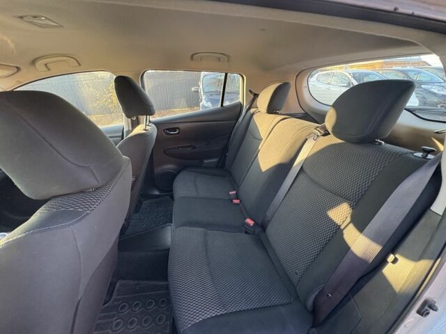 Серый Ниссан Лиф, объемом двигателя 0 л и пробегом 128 тыс. км за 6500 $, фото 17 на Automoto.ua