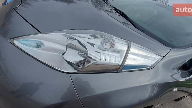 Серый Ниссан Лиф, объемом двигателя 0 л и пробегом 127 тыс. км за 8000 $, фото 24 на Automoto.ua