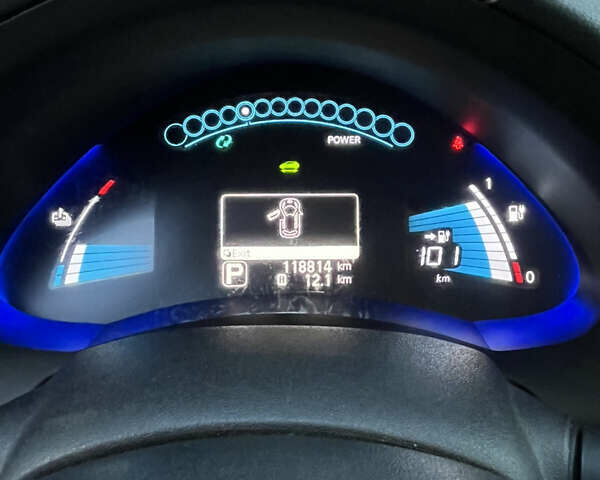 Серый Ниссан Лиф, объемом двигателя 0 л и пробегом 118 тыс. км за 7500 $, фото 15 на Automoto.ua