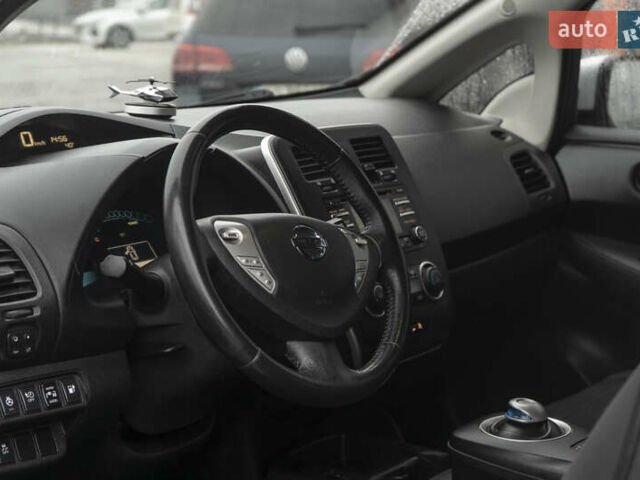 Сірий Ніссан Ліф, об'ємом двигуна 0 л та пробігом 173 тис. км за 6000 $, фото 14 на Automoto.ua