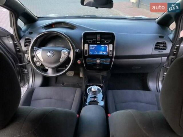 Серый Ниссан Лиф, объемом двигателя 0 л и пробегом 139 тыс. км за 8900 $, фото 7 на Automoto.ua