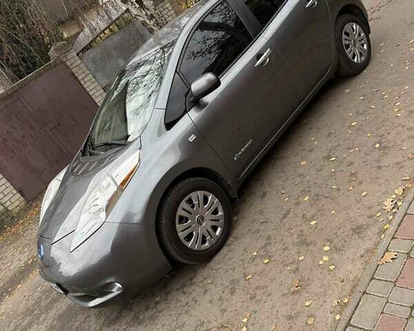 Серый Ниссан Лиф, объемом двигателя 0 л и пробегом 162 тыс. км за 7000 $, фото 8 на Automoto.ua