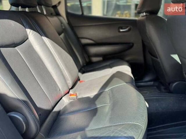 Серый Ниссан Лиф, объемом двигателя 0 л и пробегом 166 тыс. км за 12800 $, фото 17 на Automoto.ua