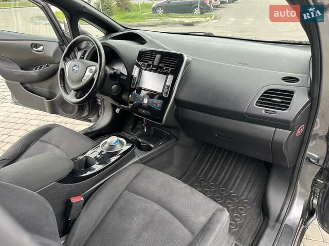 Серый Ниссан Лиф, объемом двигателя 0 л и пробегом 126 тыс. км за 7450 $, фото 18 на Automoto.ua