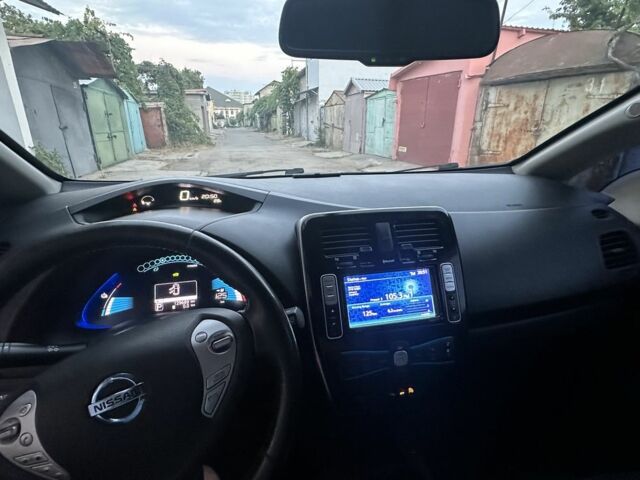 Серый Ниссан Лиф, объемом двигателя 0 л и пробегом 130 тыс. км за 6500 $, фото 15 на Automoto.ua