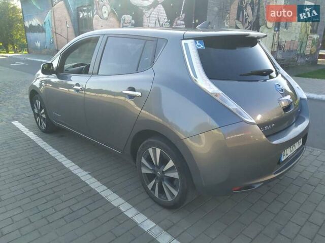 Серый Ниссан Лиф, объемом двигателя 0 л и пробегом 156 тыс. км за 7999 $, фото 4 на Automoto.ua