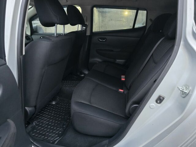 Серый Ниссан Лиф, объемом двигателя 0 л и пробегом 103 тыс. км за 6999 $, фото 11 на Automoto.ua