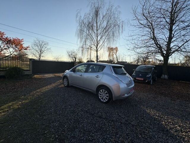 Серый Ниссан Лиф, объемом двигателя 0 л и пробегом 128 тыс. км за 6500 $, фото 14 на Automoto.ua