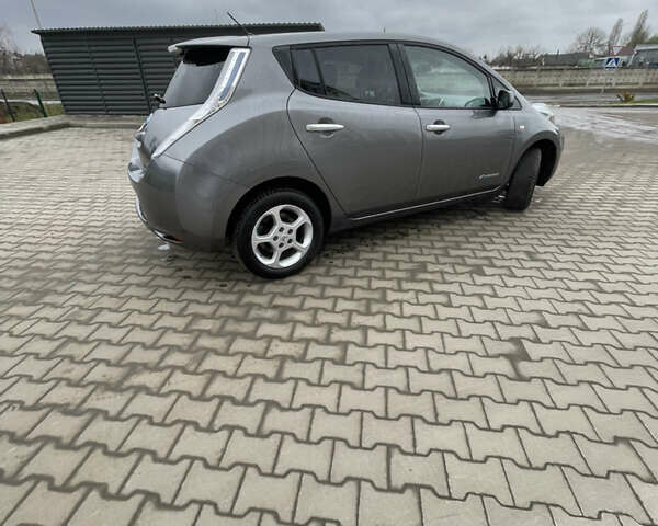 Сірий Ніссан Ліф, об'ємом двигуна 0 л та пробігом 132 тис. км за 6700 $, фото 6 на Automoto.ua