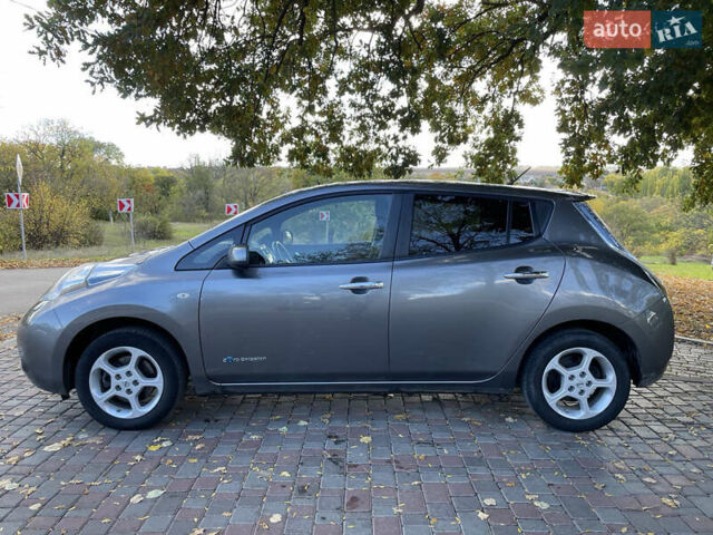 Серый Ниссан Лиф, объемом двигателя 0 л и пробегом 87 тыс. км за 7500 $, фото 3 на Automoto.ua