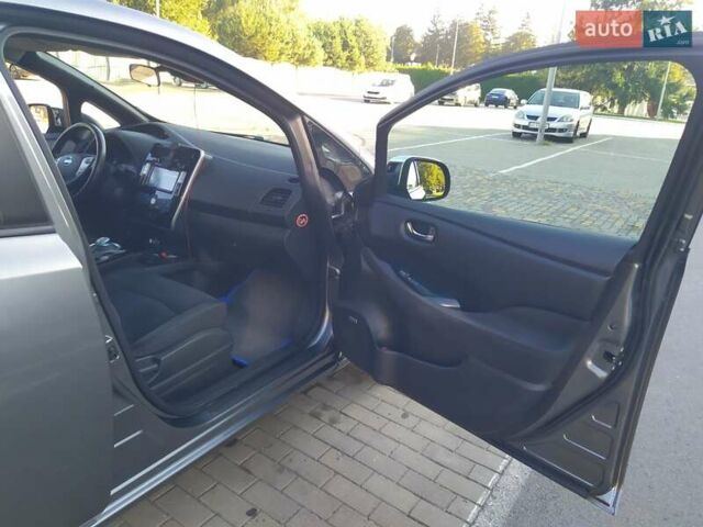 Серый Ниссан Лиф, объемом двигателя 0 л и пробегом 156 тыс. км за 7999 $, фото 6 на Automoto.ua
