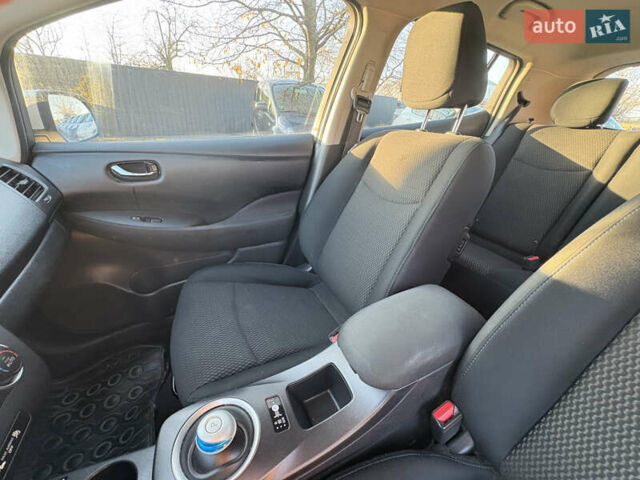 Серый Ниссан Лиф, объемом двигателя 0 л и пробегом 128 тыс. км за 6500 $, фото 20 на Automoto.ua