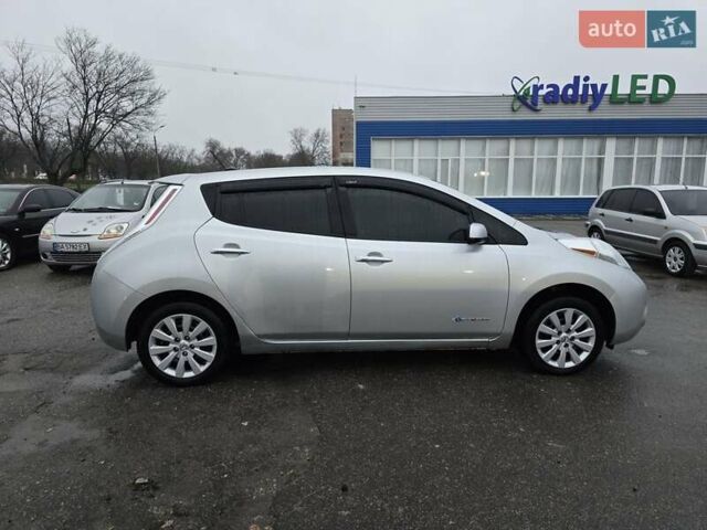 Серый Ниссан Лиф, объемом двигателя 0 л и пробегом 103 тыс. км за 6999 $, фото 2 на Automoto.ua