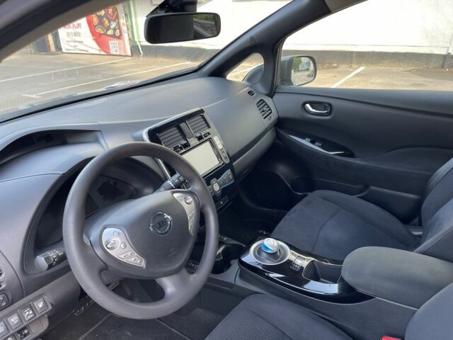 Серый Ниссан Лиф, объемом двигателя 0 л и пробегом 100 тыс. км за 6500 $, фото 7 на Automoto.ua