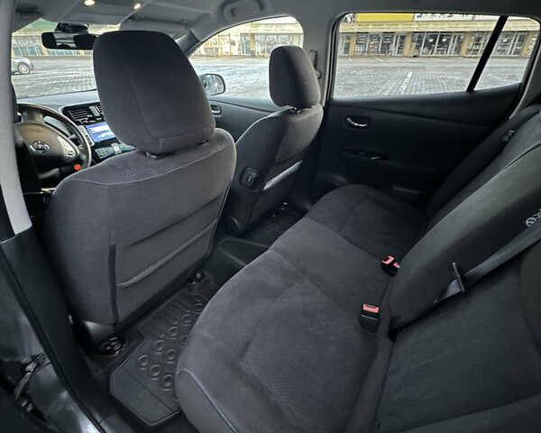 Сірий Ніссан Ліф, об'ємом двигуна 0 л та пробігом 91 тис. км за 7200 $, фото 6 на Automoto.ua