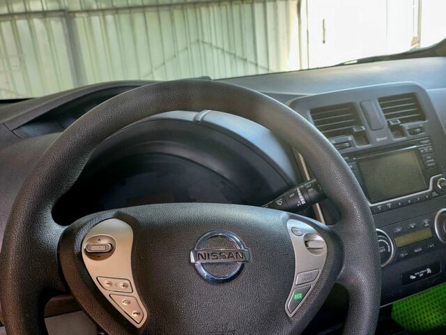 Серый Ниссан Лиф, объемом двигателя 0 л и пробегом 140 тыс. км за 6010 $, фото 2 на Automoto.ua