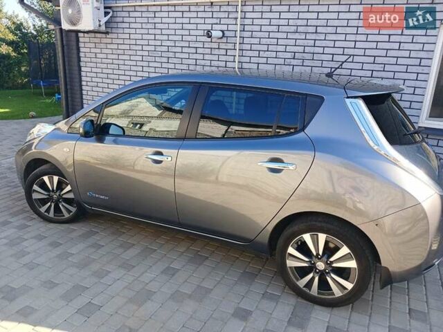 Серый Ниссан Лиф, объемом двигателя 0 л и пробегом 119 тыс. км за 7100 $, фото 3 на Automoto.ua