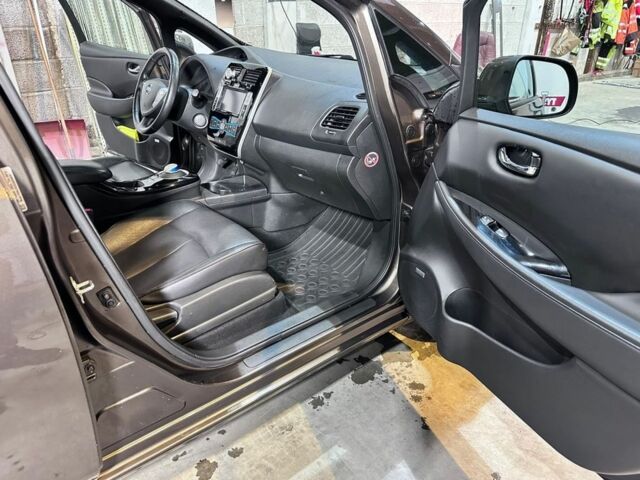 Сірий Ніссан Ліф, об'ємом двигуна 0 л та пробігом 98 тис. км за 7200 $, фото 7 на Automoto.ua