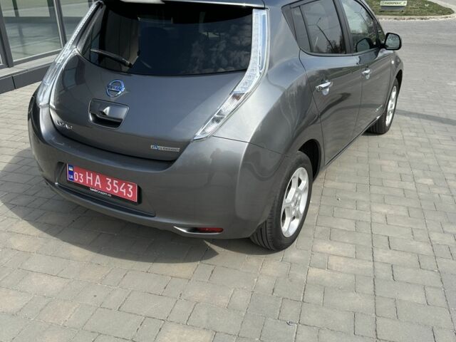 Сірий Ніссан Ліф, об'ємом двигуна 0 л та пробігом 76 тис. км за 8000 $, фото 5 на Automoto.ua