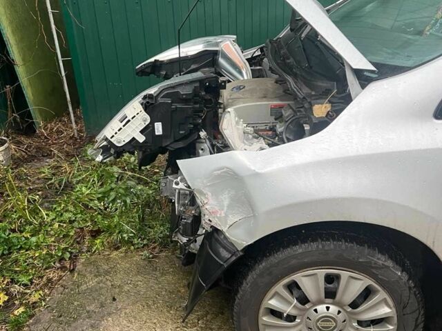 Серый Ниссан Лиф, объемом двигателя 0 л и пробегом 100 тыс. км за 2981 $, фото 3 на Automoto.ua