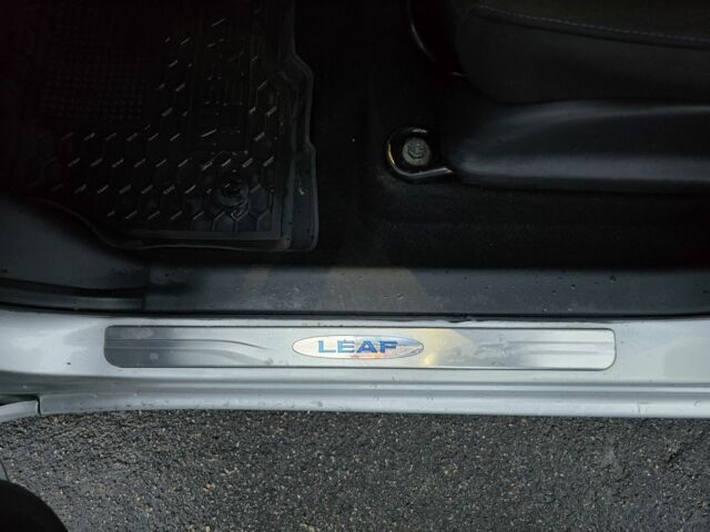 Серый Ниссан Лиф, объемом двигателя 0 л и пробегом 103 тыс. км за 6999 $, фото 14 на Automoto.ua