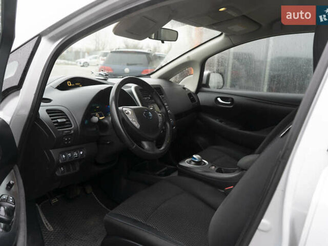 Сірий Ніссан Ліф, об'ємом двигуна 0 л та пробігом 173 тис. км за 6000 $, фото 16 на Automoto.ua