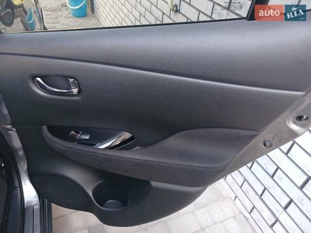 Серый Ниссан Лиф, объемом двигателя 0 л и пробегом 119 тыс. км за 7100 $, фото 26 на Automoto.ua