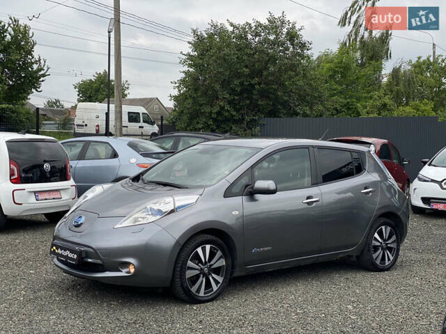 Сірий Ніссан Ліф, об'ємом двигуна 0 л та пробігом 111 тис. км за 7300 $, фото 1 на Automoto.ua