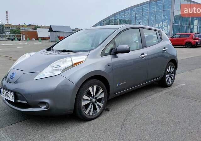 Серый Ниссан Лиф, объемом двигателя 0 л и пробегом 169 тыс. км за 5800 $, фото 9 на Automoto.ua