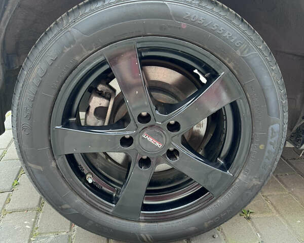 Серый Ниссан Лиф, объемом двигателя 0 л и пробегом 117 тыс. км за 6500 $, фото 20 на Automoto.ua