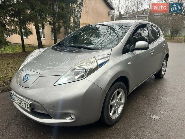 Сірий Ніссан Ліф, об'ємом двигуна 0 л та пробігом 111 тис. км за 8100 $, фото 2 на Automoto.ua