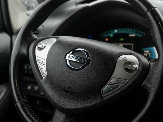 Серый Ниссан Лиф, объемом двигателя 0 л и пробегом 174 тыс. км за 5800 $, фото 23 на Automoto.ua