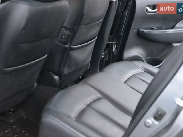 Серый Ниссан Лиф, объемом двигателя 0 л и пробегом 127 тыс. км за 6999 $, фото 17 на Automoto.ua