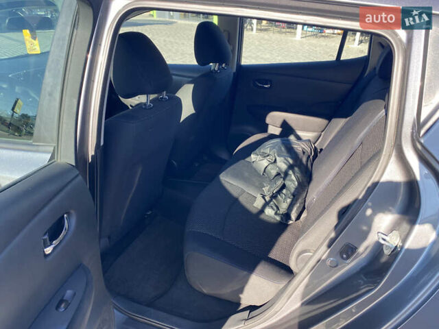 Сірий Ніссан Ліф, об'ємом двигуна 0 л та пробігом 75 тис. км за 7300 $, фото 15 на Automoto.ua