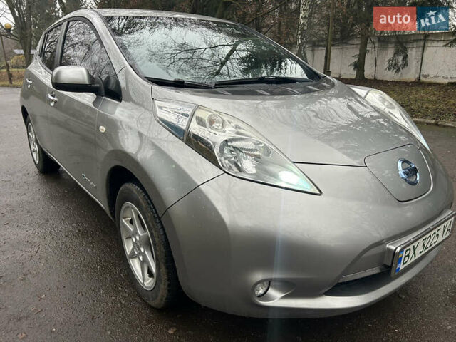 Сірий Ніссан Ліф, об'ємом двигуна 0 л та пробігом 111 тис. км за 8100 $, фото 1 на Automoto.ua