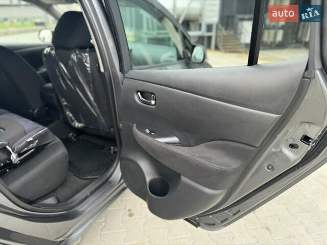 Серый Ниссан Лиф, объемом двигателя 0 л и пробегом 96 тыс. км за 5800 $, фото 31 на Automoto.ua