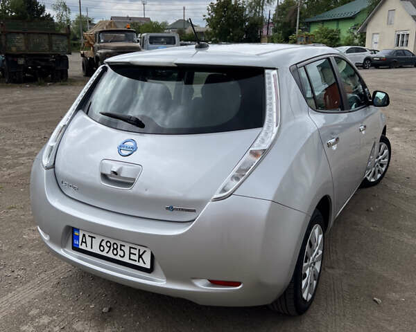 Серый Ниссан Лиф, объемом двигателя 0 л и пробегом 105 тыс. км за 11900 $, фото 3 на Automoto.ua