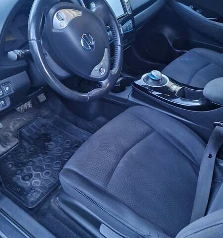 Серый Ниссан Лиф, объемом двигателя 0 л и пробегом 137 тыс. км за 7000 $, фото 20 на Automoto.ua