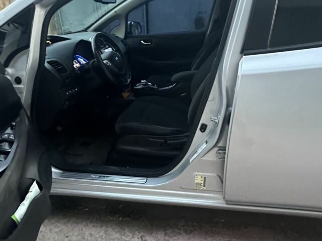 Серый Ниссан Лиф, объемом двигателя 0 л и пробегом 130 тыс. км за 6500 $, фото 11 на Automoto.ua